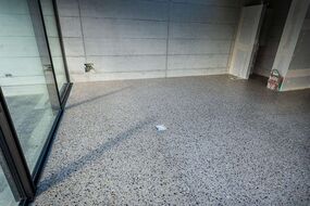 Caramel Hausblick - Blick auf den geschliffenen Boden